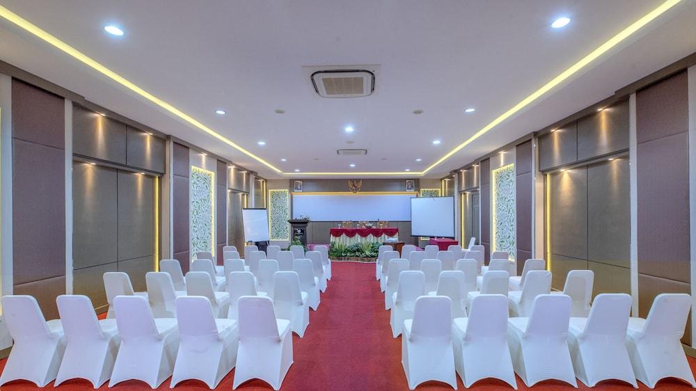 Lombok Garden Hotel Mataram Ngoại thất bức ảnh