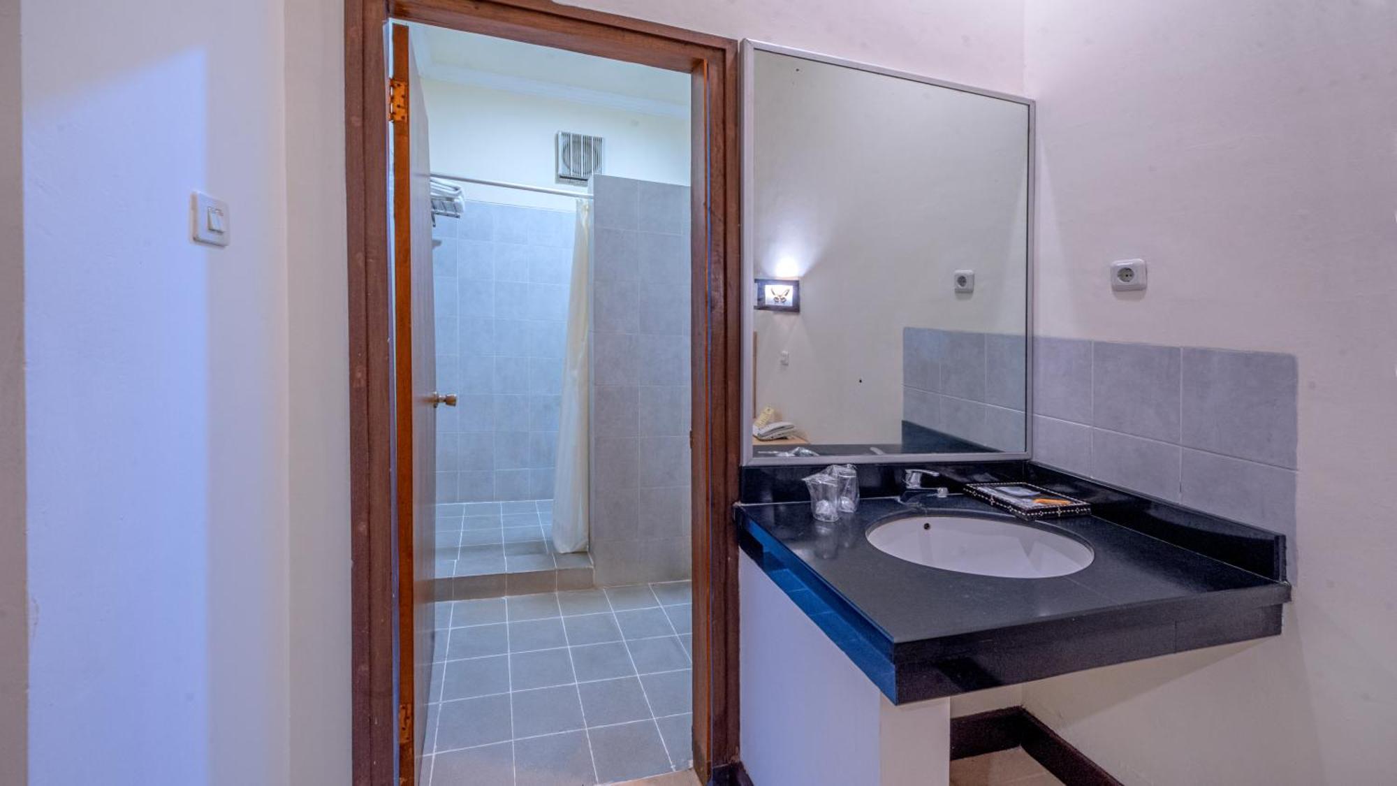 Lombok Garden Hotel Mataram Ngoại thất bức ảnh