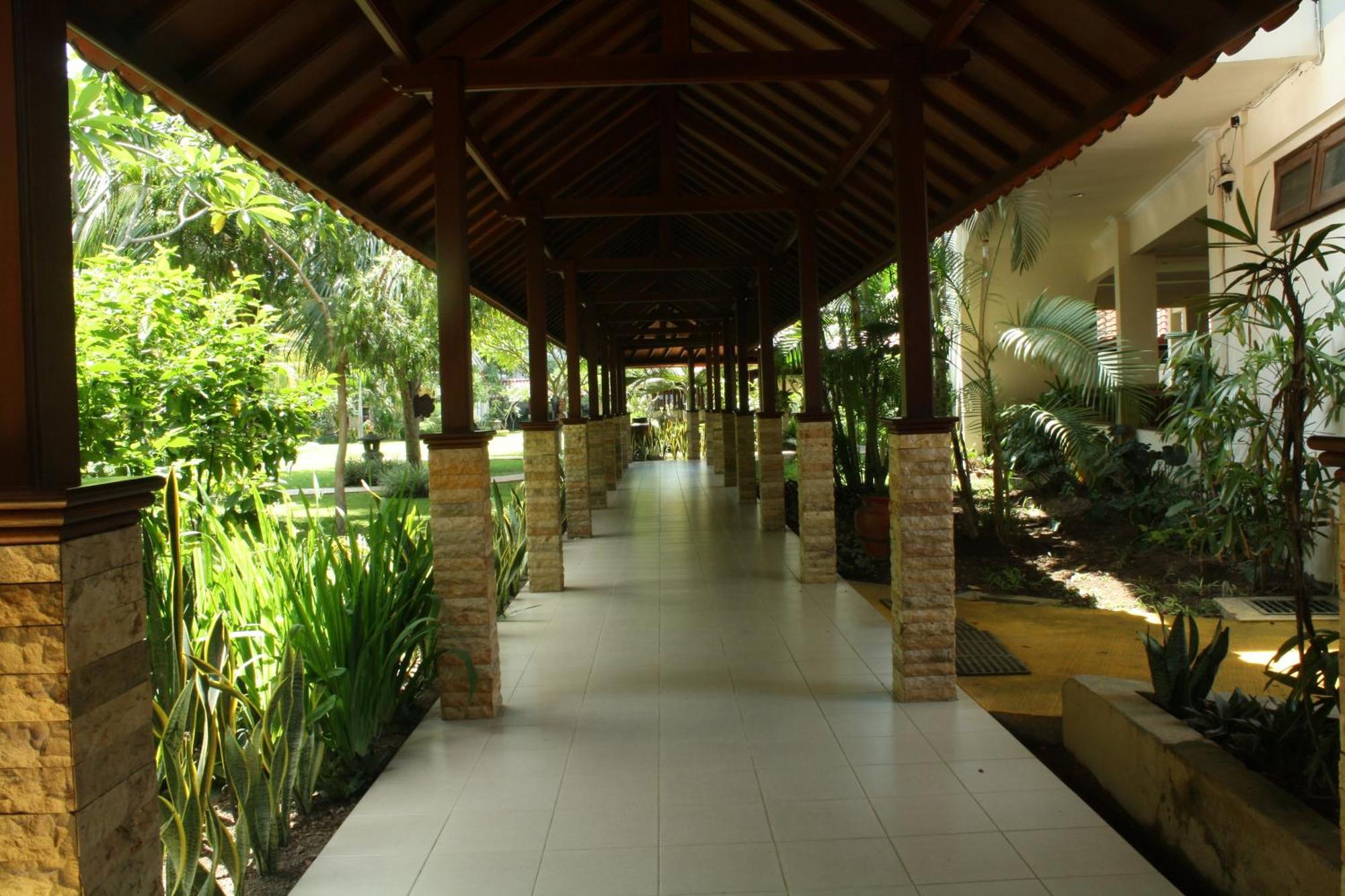 Lombok Garden Hotel Mataram Ngoại thất bức ảnh